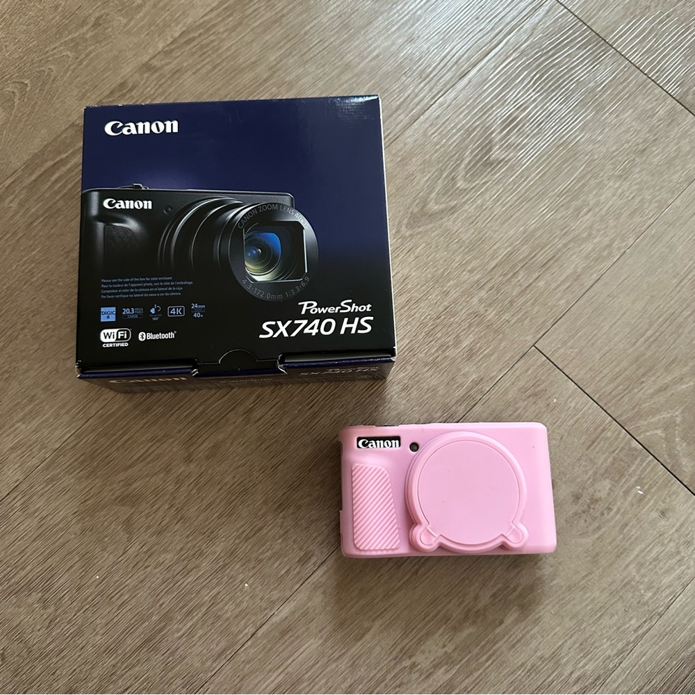 Canon PowerShot SX740 HS 20.3MP 40x Zoom Black Wi-Fi Bluetooth 4K Video Camera